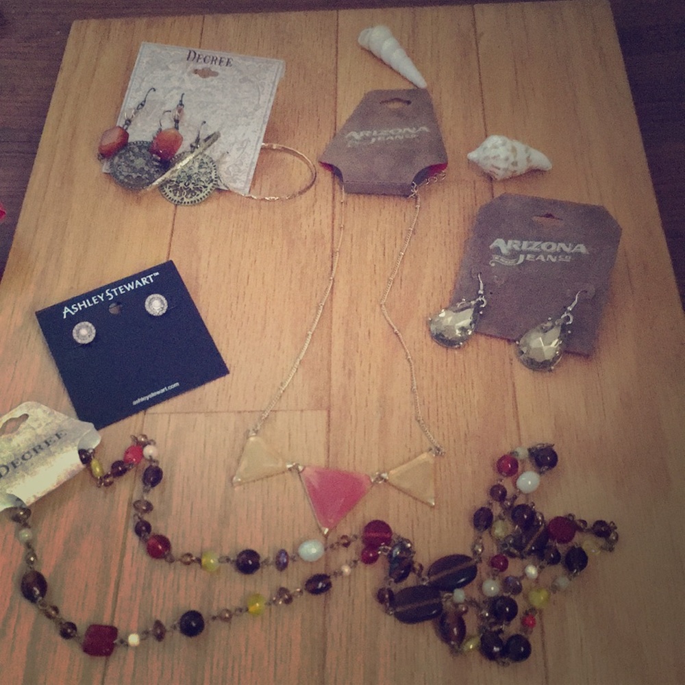 5 pieces of jewelry